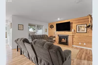 18910 Highland Dr, Oregon City, OR 97045 - Photo 9