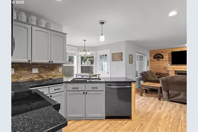 18910 Highland Dr, Oregon City, OR 97045 - Photo 5