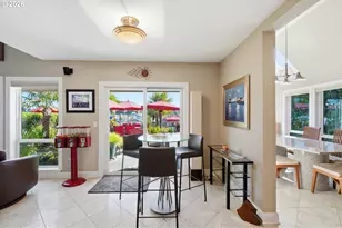 292 N Lotus Isle Dr, Portland, OR 97217 - Photo 19