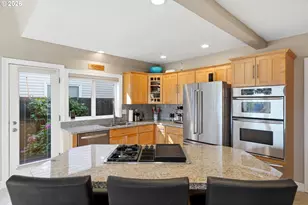 292 N Lotus Isle Dr, Portland, OR 97217 - Photo 21