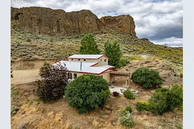 82678 Shotgun Pass Ln, Christmas Valley, OR 97641 - Photo 27