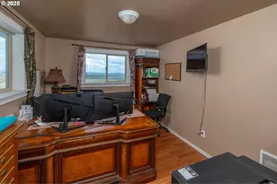 82678 Shotgun Pass Ln, Christmas Valley, OR 97641 - Photo 15