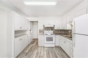 1121 Spruce St, Sweet Home, OR 97386 - Photo 5