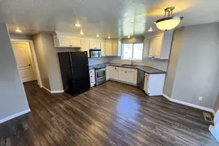 1145 S 6th St, Harrisburg, OR 97446 - Photo 7