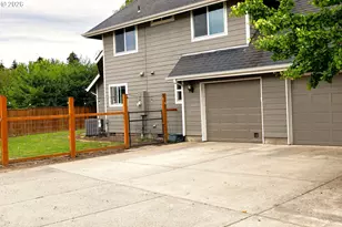 1145 S 6th St, Harrisburg, OR 97446 - Photo 3