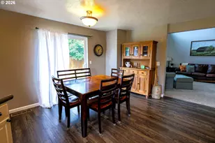 1145 S 6th St, Harrisburg, OR 97446 - Photo 7