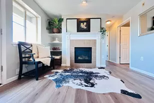 318 NE Roberts Ave, Gresham, OR 97030 - Photo 3