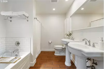 19065 NW Astoria Dr, Portland, OR 97229 - Photo 23