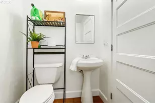 19065 NW Astoria Dr, Portland, OR 97229 - Photo 31