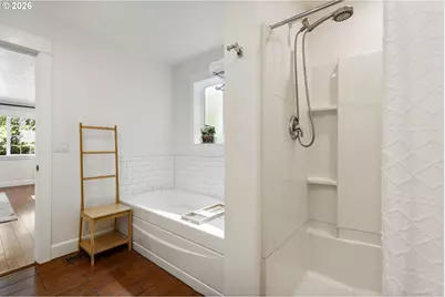19065 NW Astoria Dr, Portland, OR 97229 - Photo 25