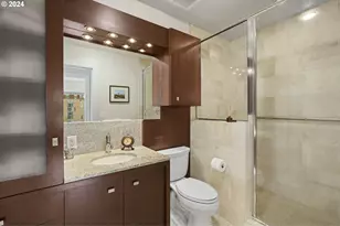 1001 NW Lovejoy St, Portland, OR 97209 - Photo 25