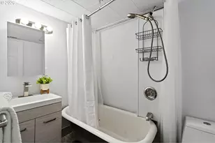 2817 NE Weidler St, Portland, OR 97232 - Photo 21