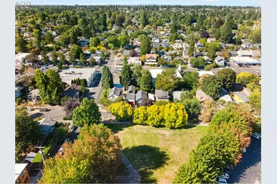2817 NE Weidler St, Portland, OR 97232 - Photo 29