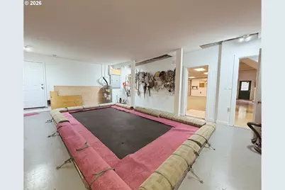 11016 NE Fargo St, Portland, OR 97220 - Photo 27