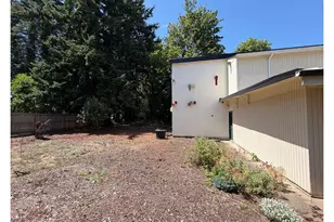 11016 NE Fargo St, Portland, OR 97220 - Photo 41