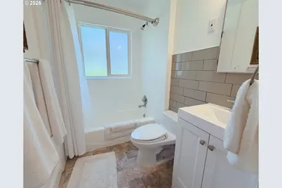 11016 NE Fargo St, Portland, OR 97220 - Photo 35