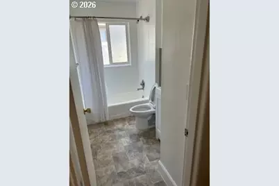 11016 NE Fargo St, Portland, OR 97220 - Photo 15