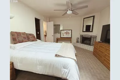 11016 NE Fargo St, Portland, OR 97220 - Photo 13