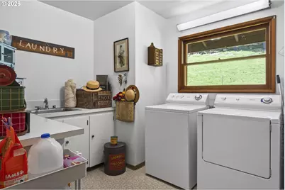 1349 Willis Creek Rd, Winston, OR 97496 - Photo 17