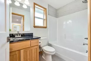 423 Chinook Ave, Astoria, OR 97103 - Photo 23