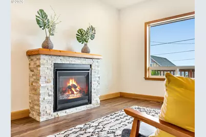 423 Chinook Ave, Astoria, OR 97103 - Photo 5