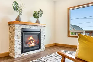 423 Chinook Ave, Astoria, OR 97103 - Photo 5