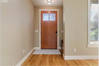 5033 SW Texas St, Portland, OR 97219 - Photo 3