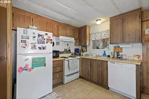 33986 Mobile Ln, Scappoose, OR 97056 - Photo 7