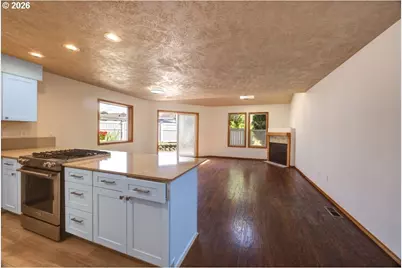 303 Avenue C, Seaside, OR 97138 - Photo 5