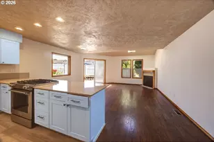 303 Avenue C, Seaside, OR 97138 - Photo 5