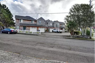 303 Avenue C, Seaside, OR 97138 - Photo 43