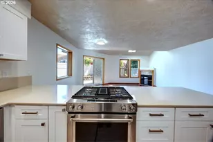 303 Avenue C, Seaside, OR 97138 - Photo 9