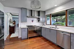 16346 NE Tillamook St, Portland, OR 97230 - Photo 13