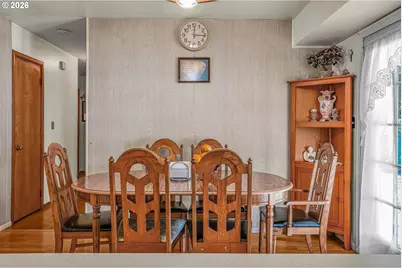 2249 SE 185th Ave, Portland, OR 97233 - Photo 9