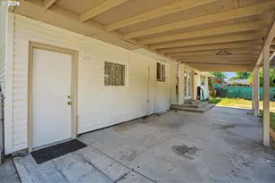 2249 SE 185th Ave, Portland, OR 97233 - Photo 25
