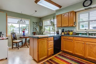 14029 NE Fremont Ct, Portland, OR 97230 - Photo 9