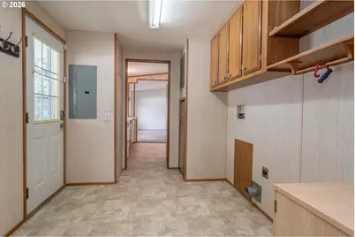 190 Olivia Ln, Roseburg, OR 97470 - Photo 9