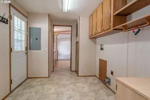 190 Olivia Ln, Roseburg, OR 97470 - Photo 9