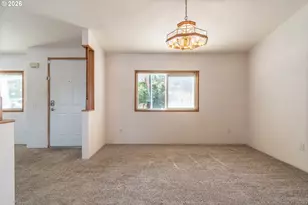 190 Olivia Ln, Roseburg, OR 97470 - Photo 5