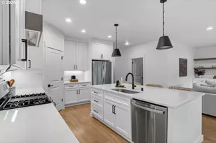 826 SE 37th St, Battle Ground, WA 98604 - Photo 3