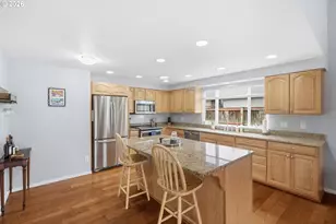 1025 S Fir Ct, Canby, OR 97013 - Photo 9