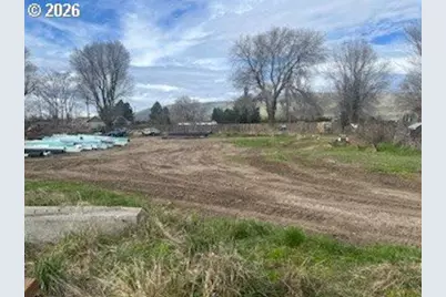 308 Shepler St, Dallesport, WA 98617 - Photo 1