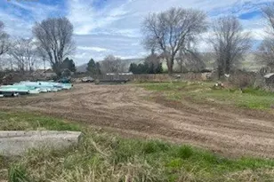 308 Shepler St, Dallesport, WA 98617 - Photo 1