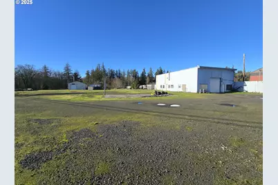 711 N Columbia River Hwy, Saint Helens, OR 97051 - Photo 37