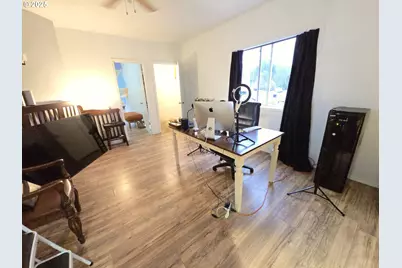 711 N Columbia River Hwy, Saint Helens, OR 97051 - Photo 21