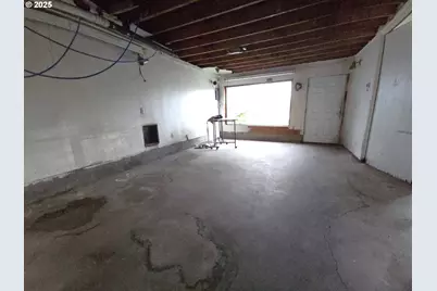 711 N Columbia River Hwy, Saint Helens, OR 97051 - Photo 15