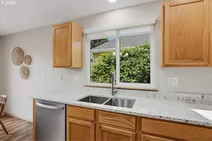 17021 SE 18th St, Vancouver, WA 98683 - Photo 11