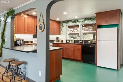 2115 Arthur St, Eugene, OR 97405 - Photo 9