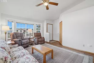 2658 S 12th St, Lebanon, OR 97355 - Photo 5