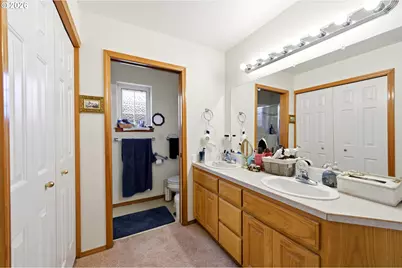 347 NE Fircrest Pl, McMinnville, OR 97128 - Photo 17